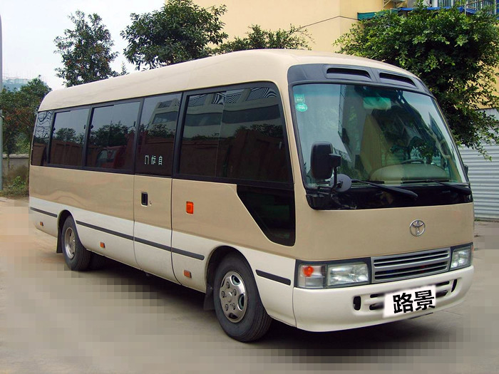 成都租豐田考斯特17座價格